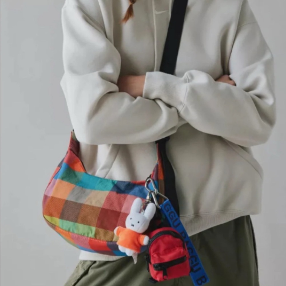 Urban Outfitters Exclusive Baggu Small Crescent bag in MADRAS